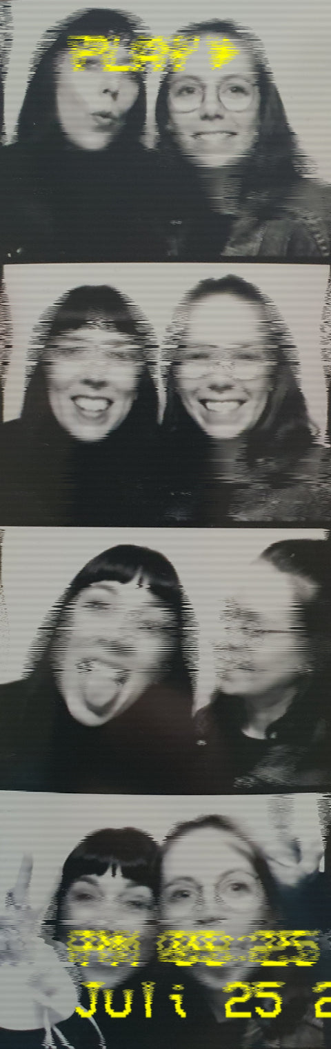 Bina Las &amp; Dea, Berlin @ photo booth